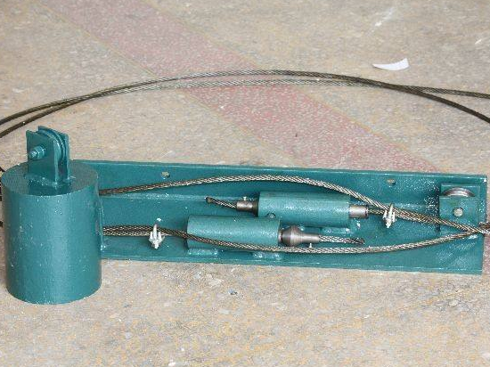 風(fēng)門(mén)機(jī)械閉鎖裝置