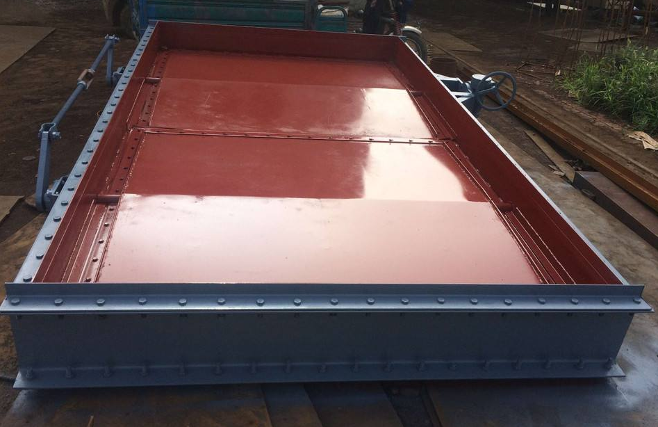 煤礦礦井通風單扇雙向承壓調節主風門