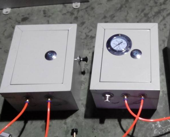 風(fēng)門空氣能閉鎖裝置