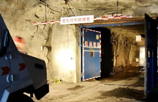 液壓閉鎖人行風(fēng)門(mén),液壓閉鎖對(duì)開(kāi)門(mén)