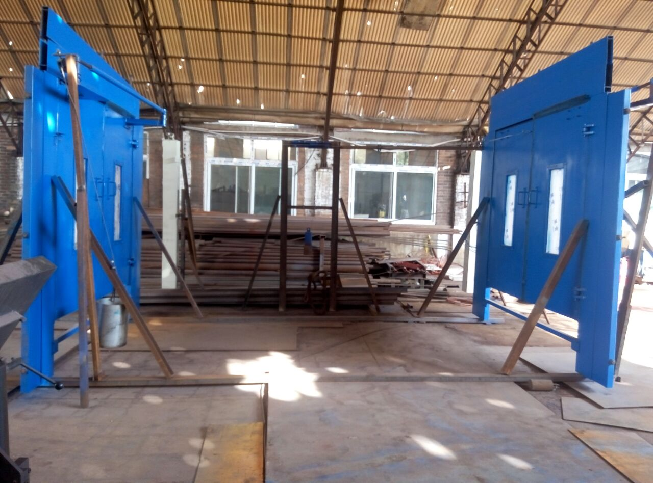 礦用抗地壓風門。